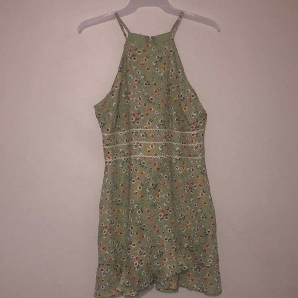 City Triangles green faux halter neck floral dress junior’s size 15
